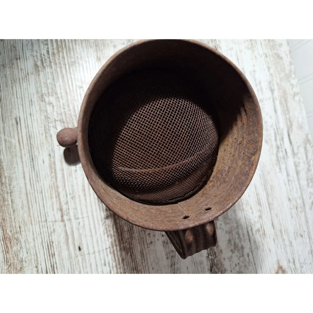 Vintage Bromwell's 3 Cup Metal‎ Measuring Sifter Red Handle